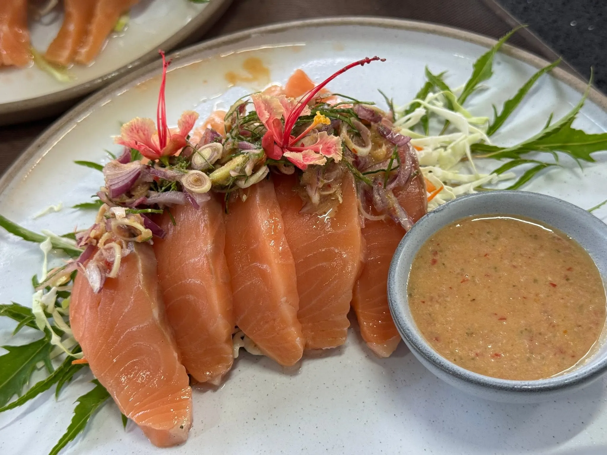 Salmon sashimi with Thai-style dressing