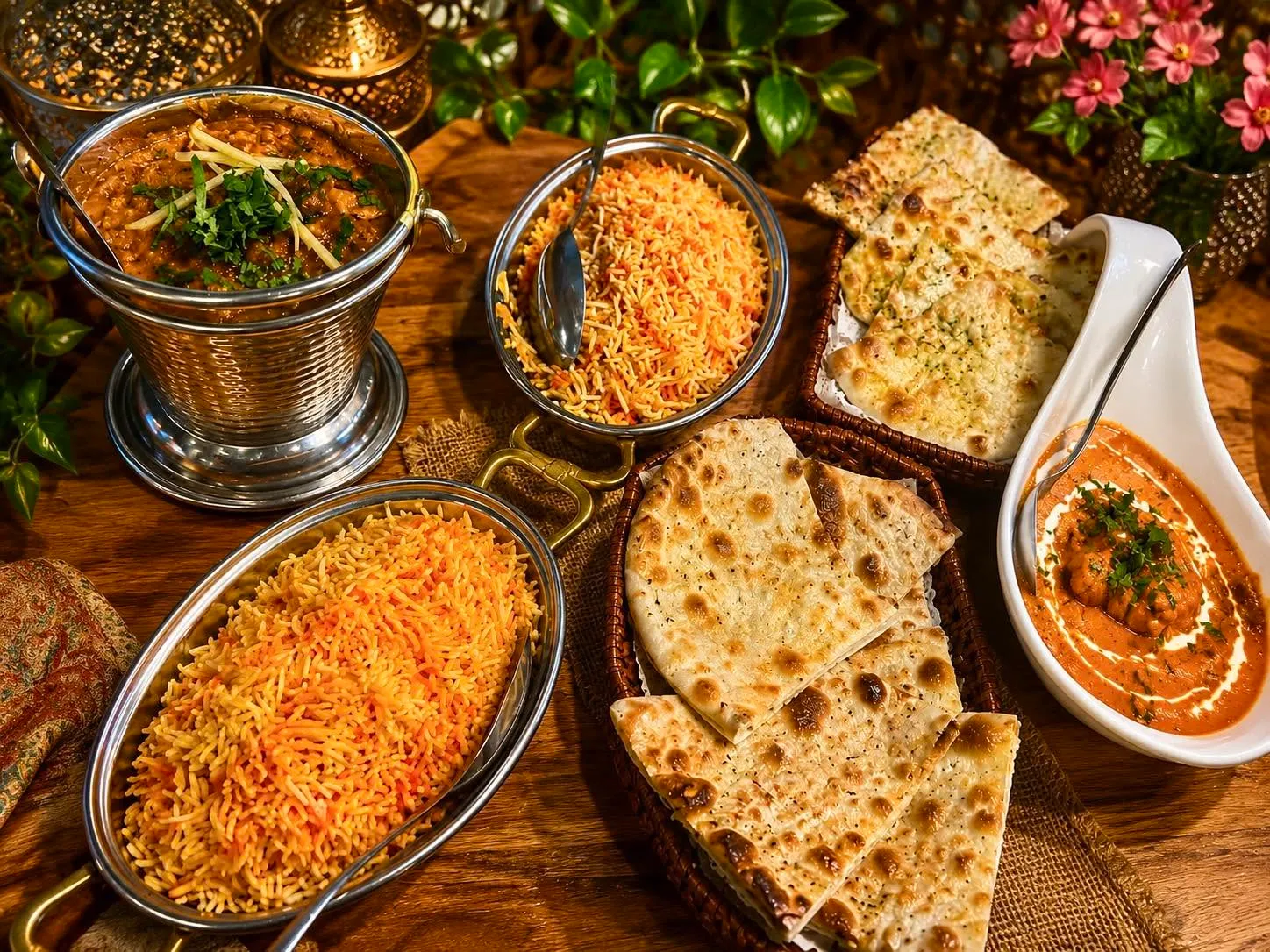 Indian vegetarian dishes with bread