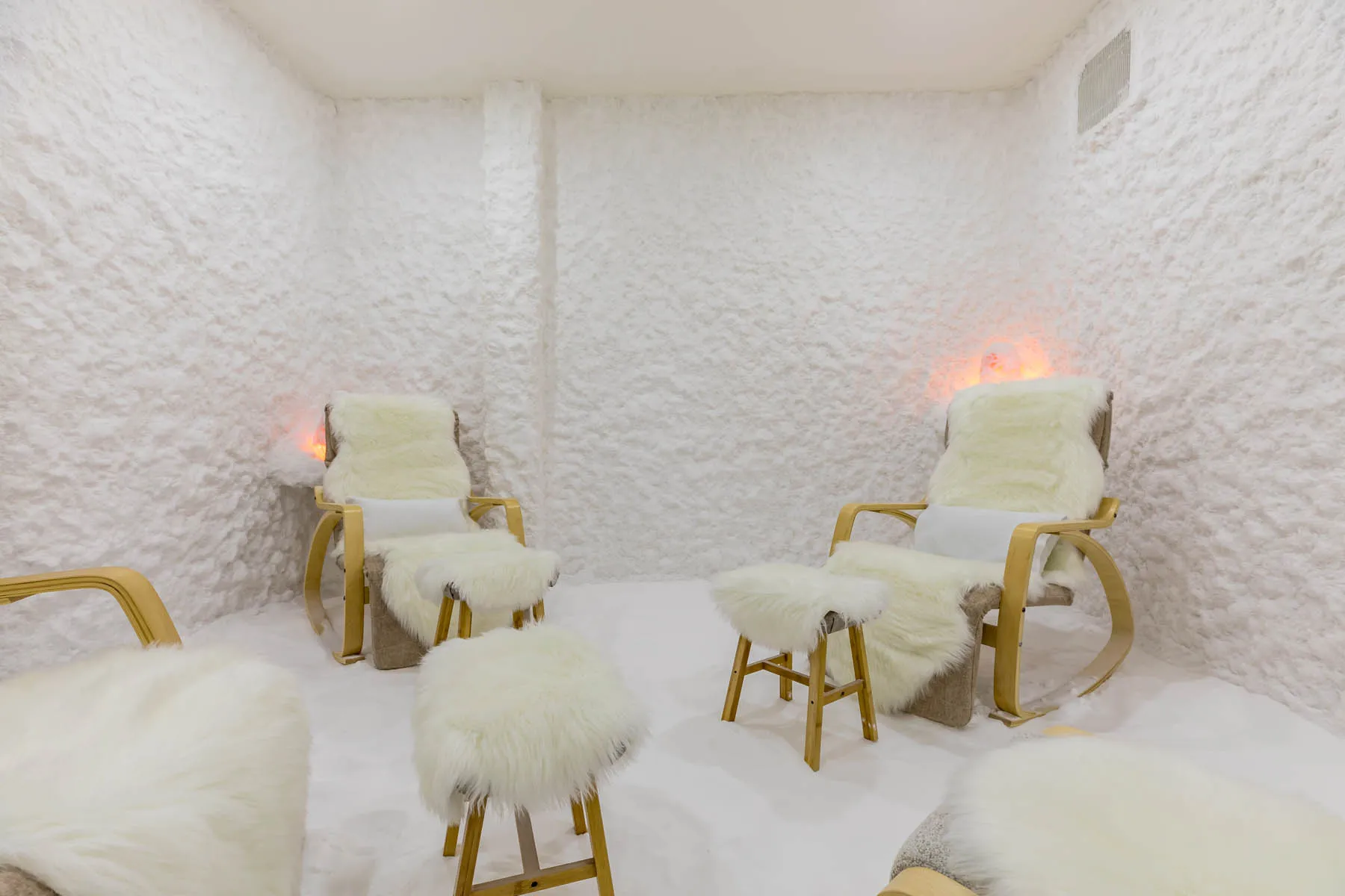 Peaceful seating inside the salt therapy room